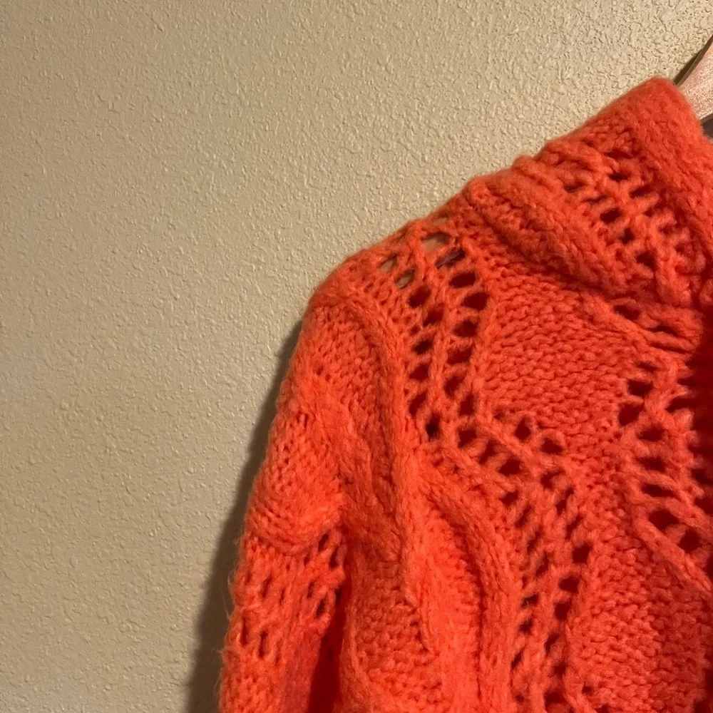 Pilcro Anthropologie Oversized Yarn Knit Cable-Knit Hoodie in Coral L